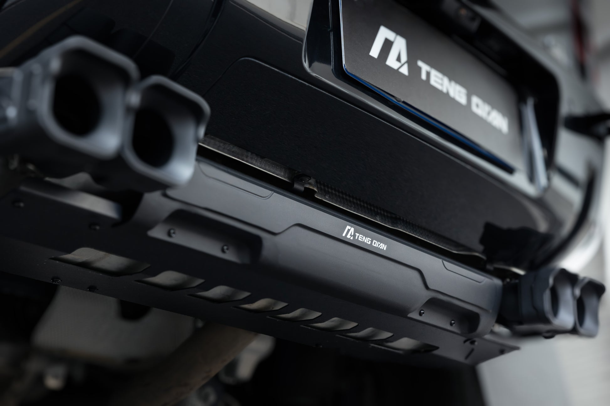Land Rover Defender Teng Qian Exhaust Tip 