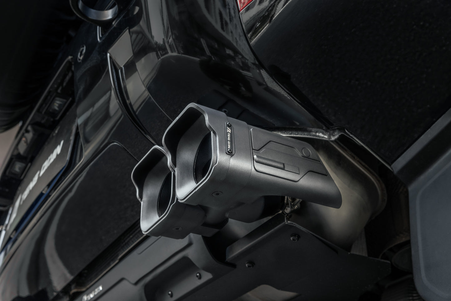 Land Rover Defender Teng Qian Exhaust Tip 