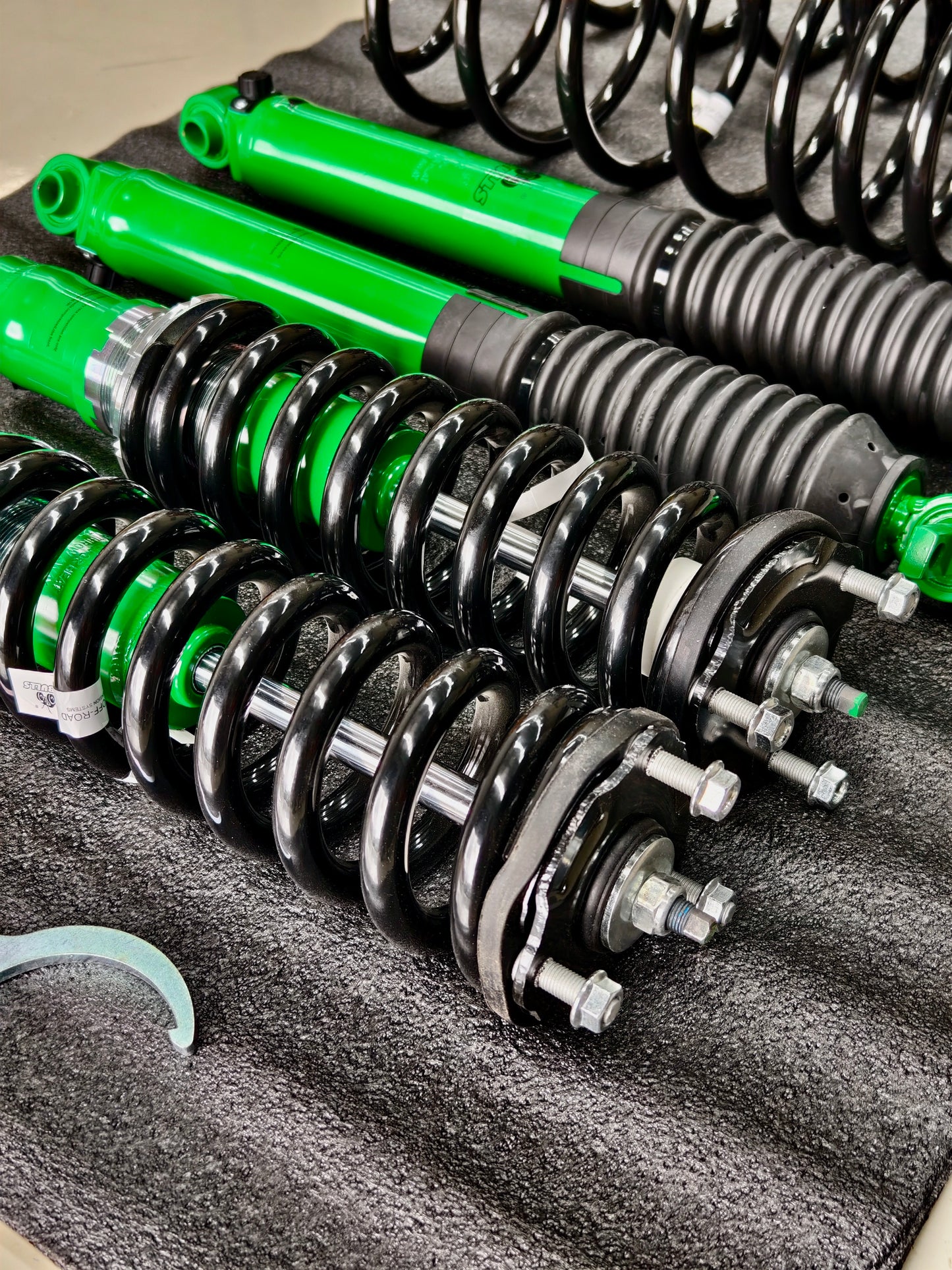 TANK 300 TANK 500 2-Inch Lift Off-Road Shock Absorbers - Tank Garage