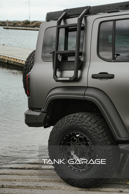 TANK 300 Top Fire Side Ladder - Tank Garage
