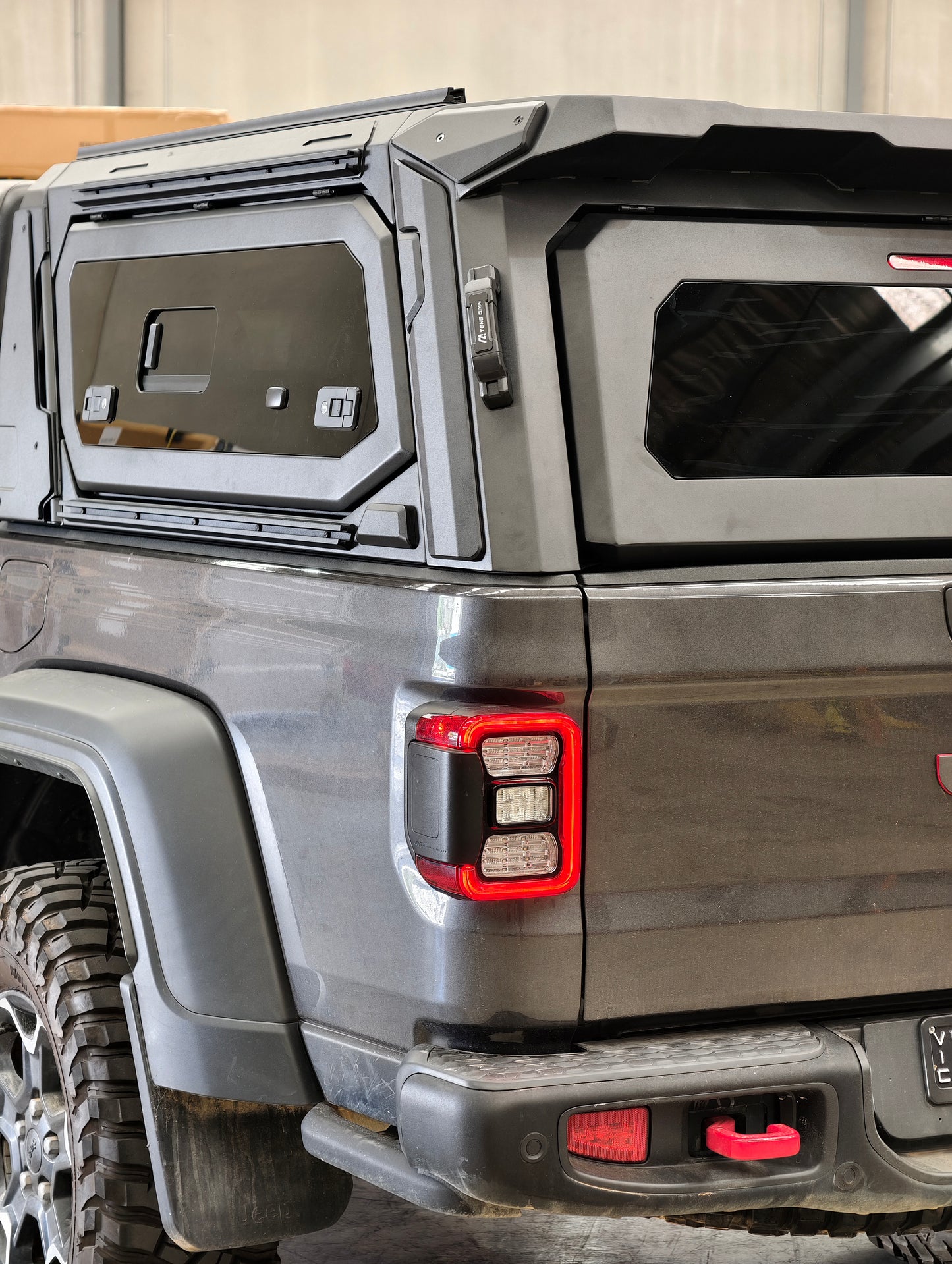Teng Qian ARK Jeep Gladiator Canopy - Tank Garage