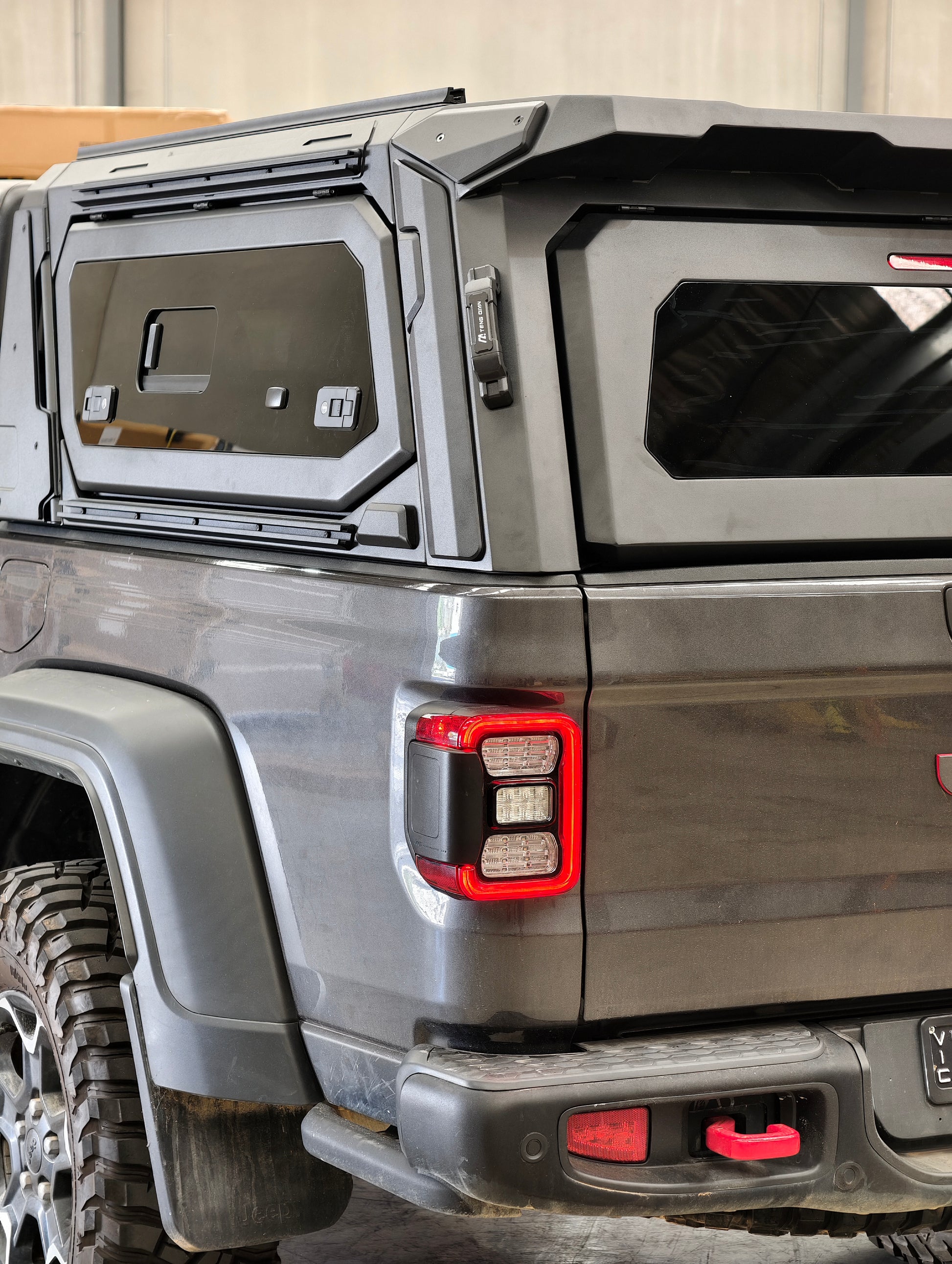 Teng Qian ARK Jeep Gladiator Canopy - Tank Garage