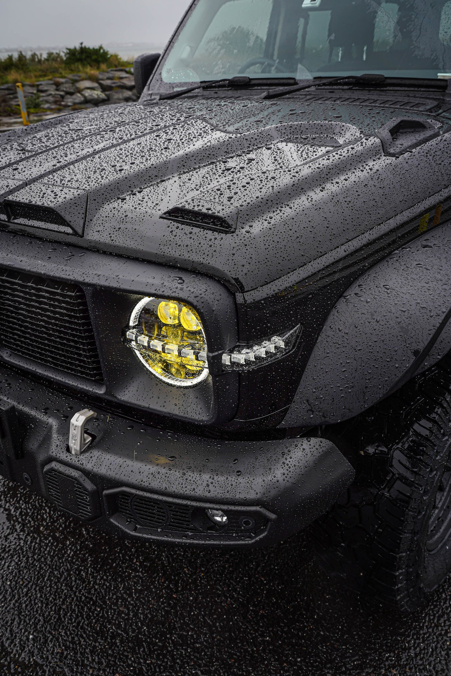GWM TANK 300 “STARLIGHT” High Performance Headlight (Dual-Colour Lens & DRL)