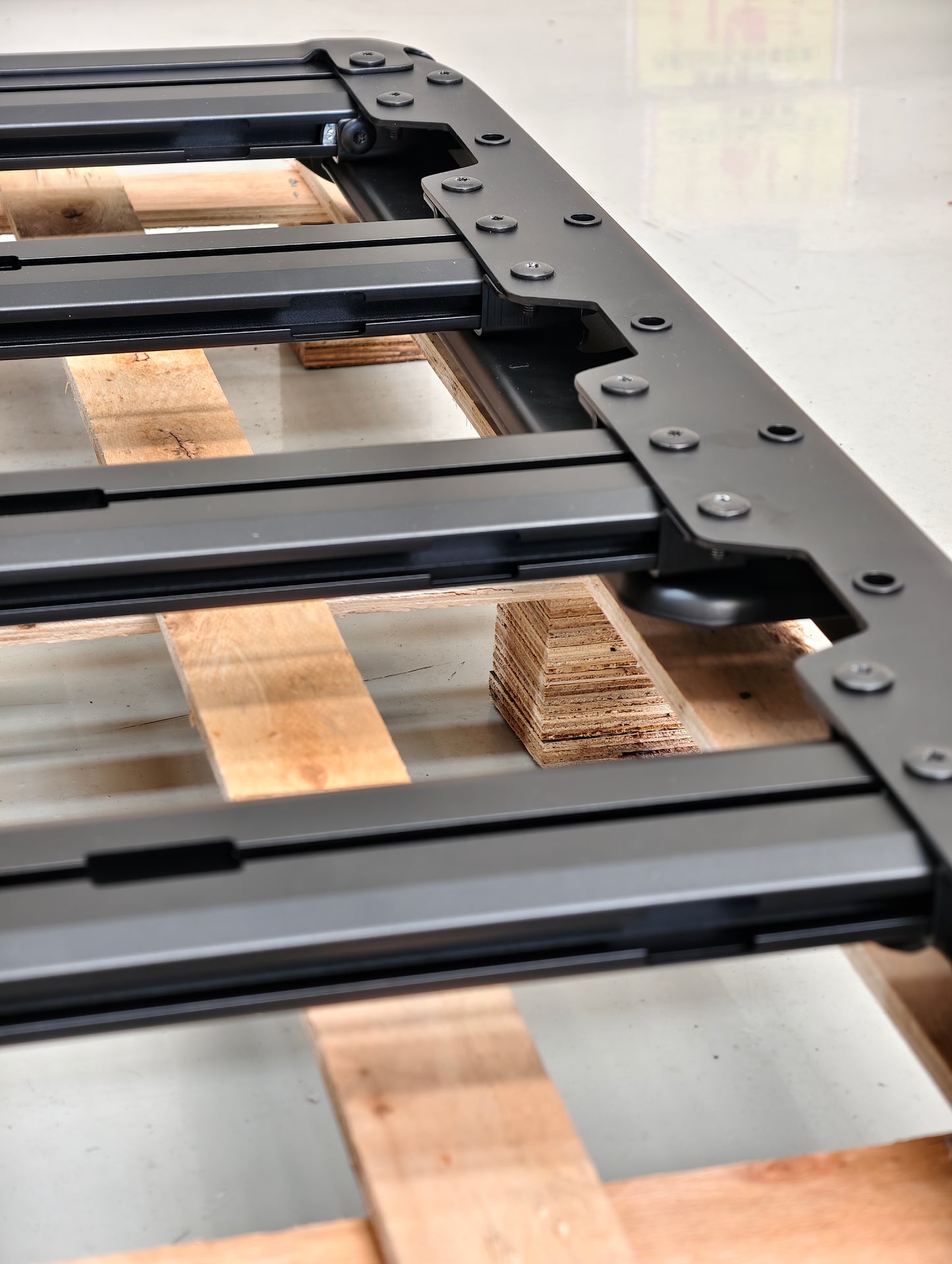 TANK 300 Top Fire Roof Rack Platform