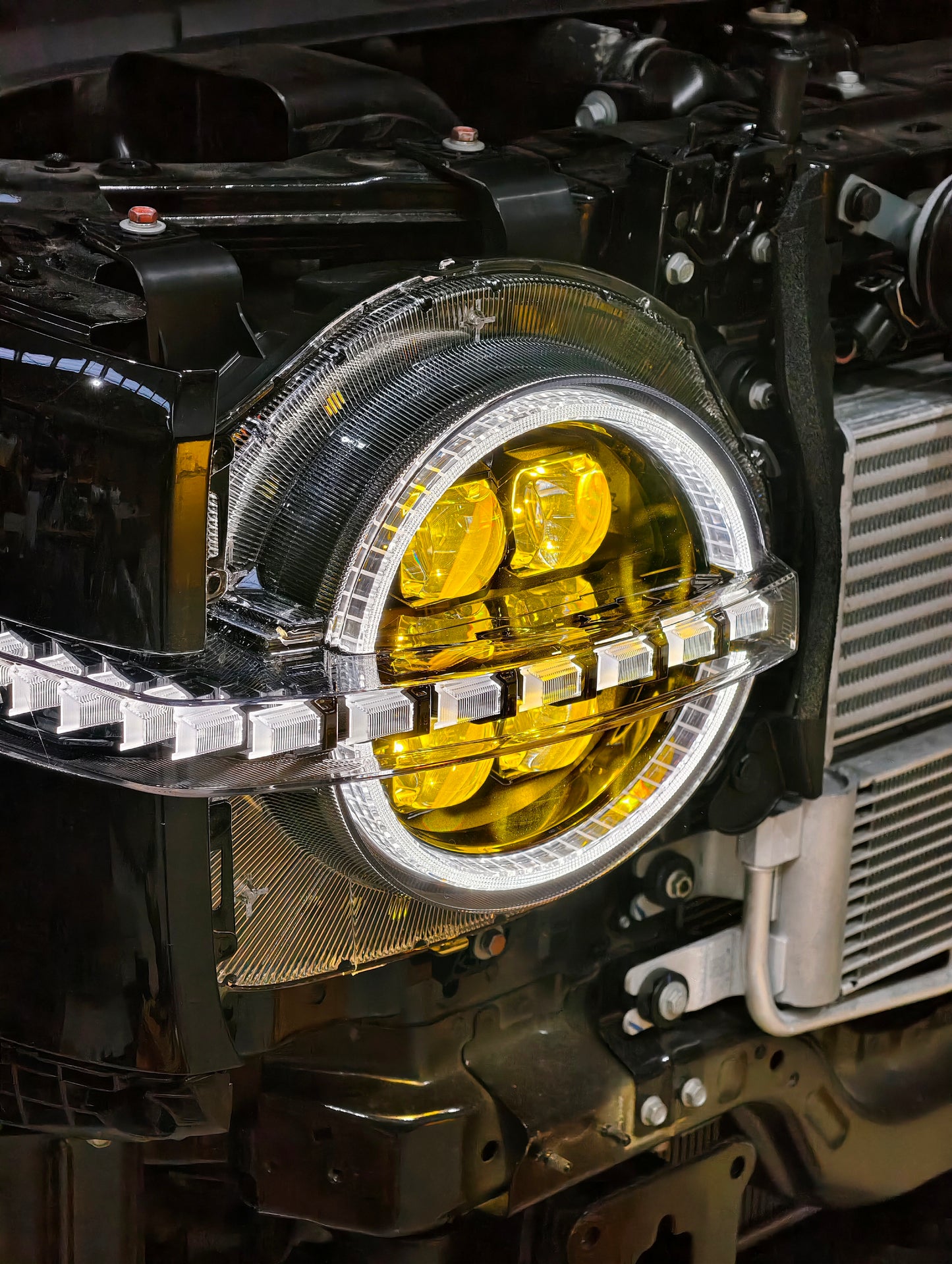 GWM TANK 300 “STARLIGHT” High Performance Headlight (Dual-Colour Lens & DRL)